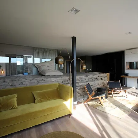 Casas Da Fortaleza * Outeiro de Rei